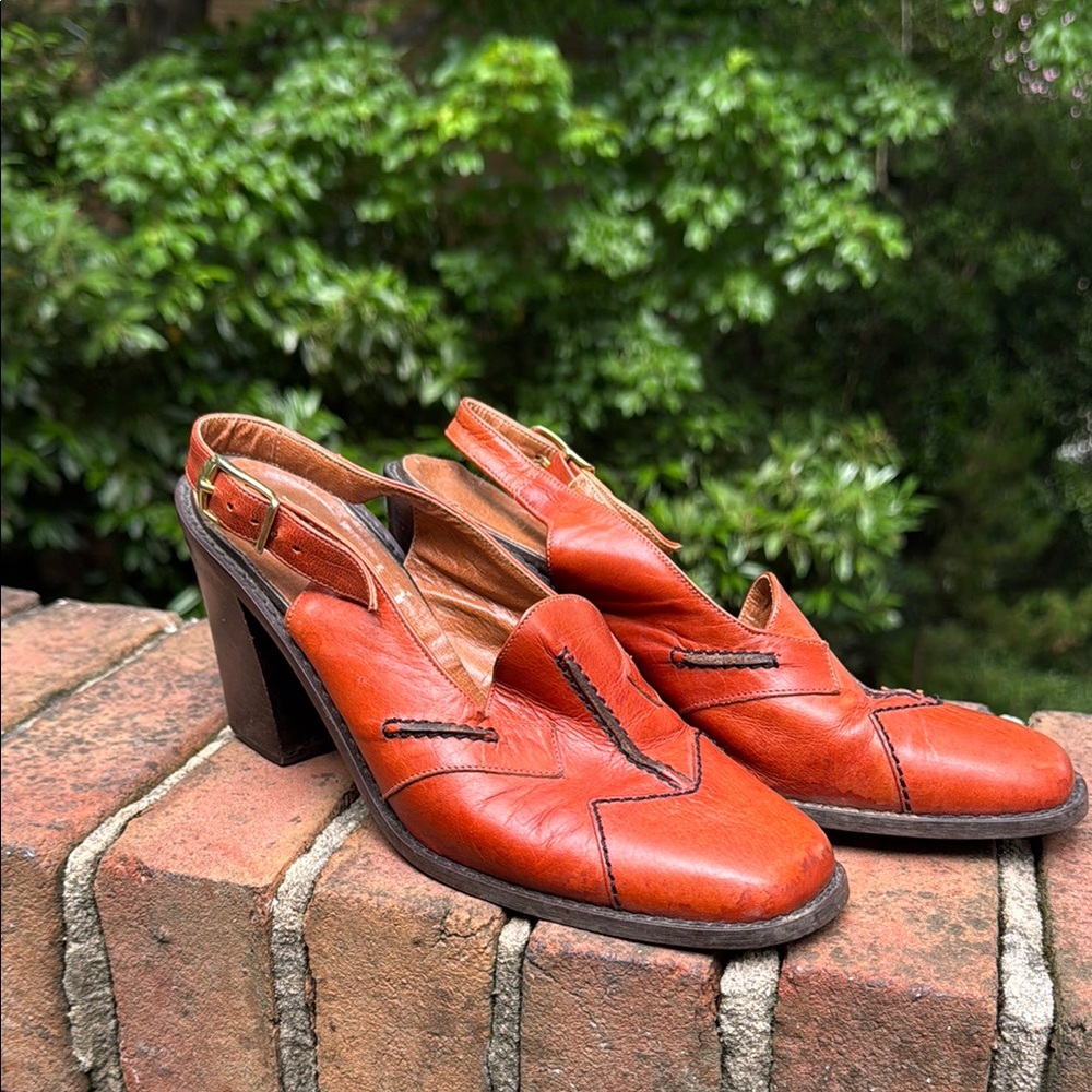 CHANEL burnt Orange Leather sling back Heels - Picture 2 of 8